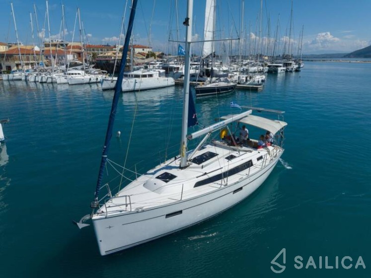 Bavaria 37 Cruiser - Yacht Charter Sailica