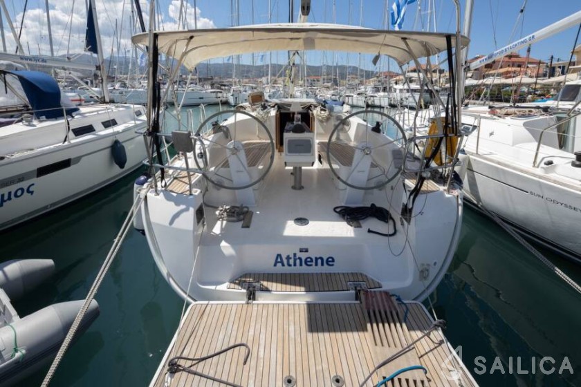 Bavaria 37 Cruiser - Yacht Charter Sailica