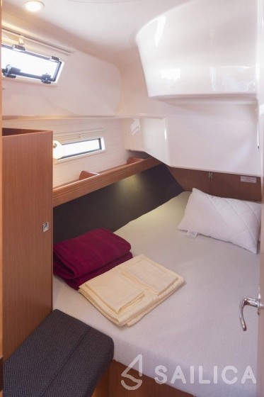 Bavaria 37 Cruiser - Yacht Charter Sailica