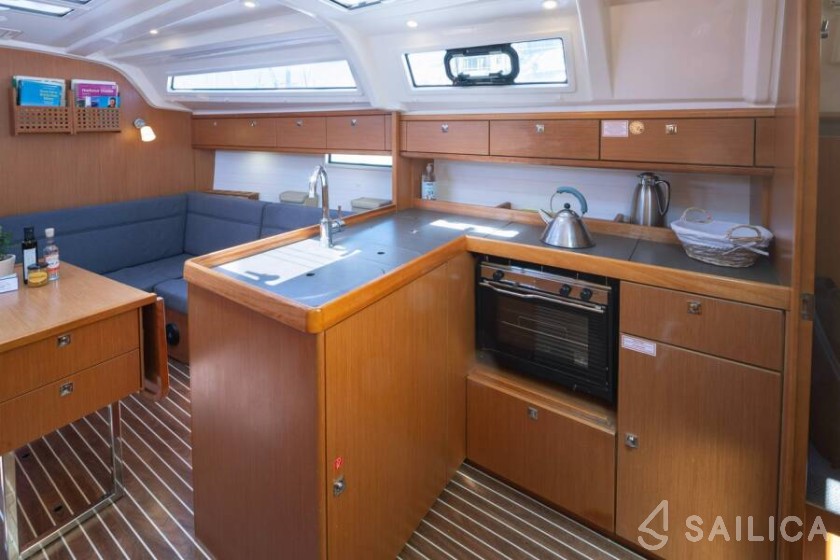Bavaria 37 Cruiser - Yacht Charter Sailica