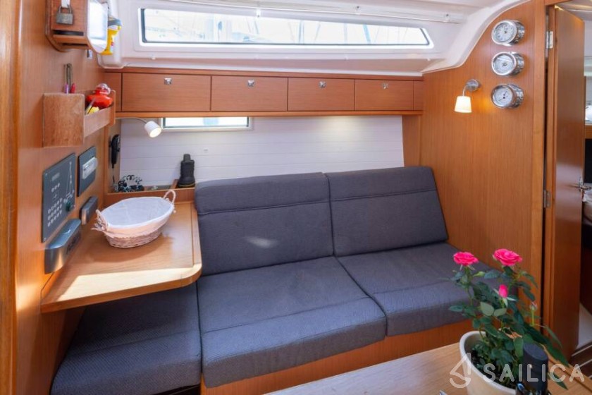 Bavaria 37 Cruiser - Yacht Charter Sailica