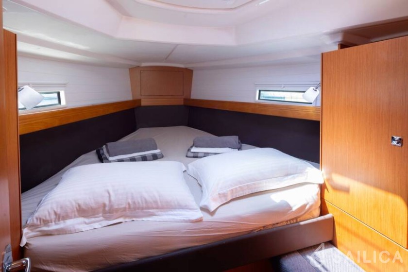 Bavaria 37 Cruiser - Yacht Charter Sailica