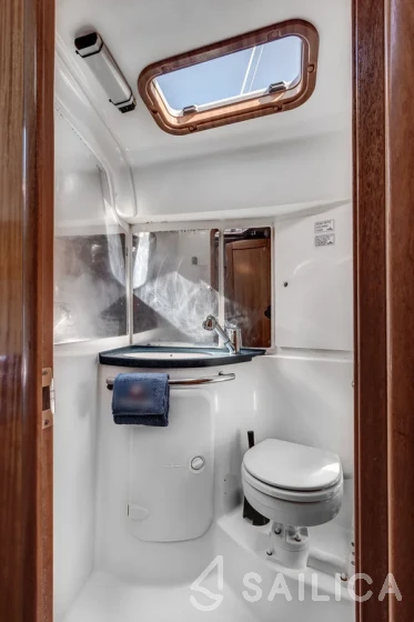 Bavaria 37 Cruiser - Yacht Charter Sailica