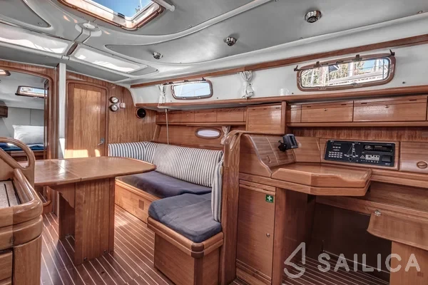 Bavaria 37 Cruiser - Yacht Charter Sailica