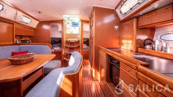 Bavaria 40 Cruiser - Yacht Charter Sailica