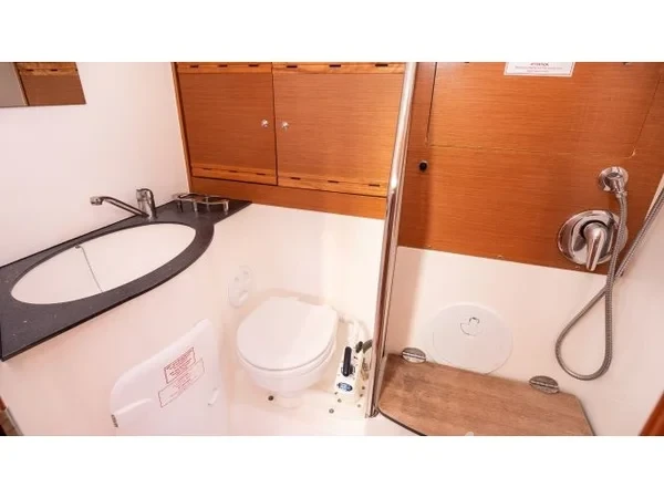 Bavaria 40 Cruiser - Yacht Charter Sailica