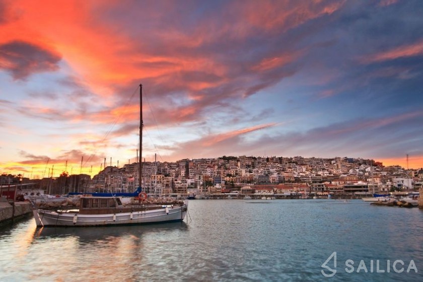 Cyclades 43.4 - Yacht Charter Sailica