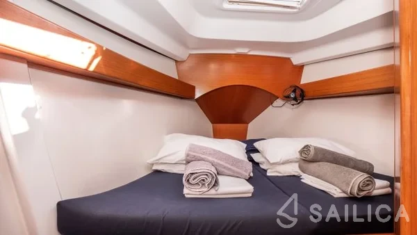 Beneteau 43 - Yacht Charter Sailica