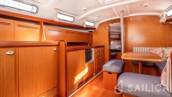 Beneteau 43 - Yacht Charter Sailica