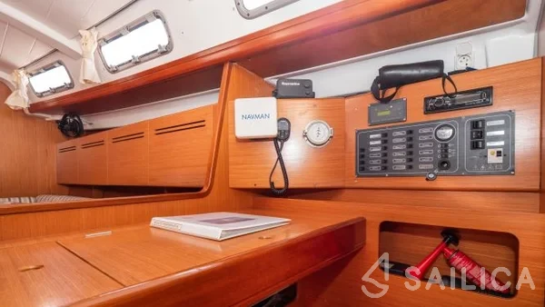 Beneteau 43 - Yacht Charter Sailica