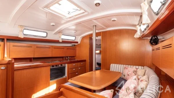 Beneteau 43 - Yacht Charter Sailica