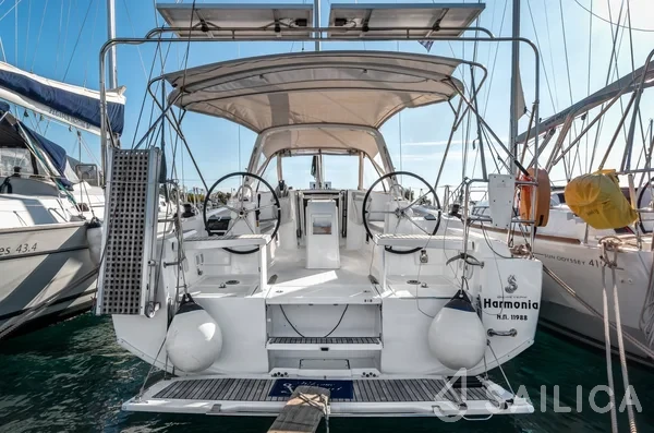 Oceanis 38.1 - Yacht Charter Sailica