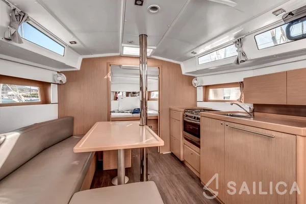 Oceanis 38.1 - Yacht Charter Sailica