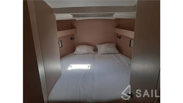 Oceanis 40.1 - Yacht Charter Sailica