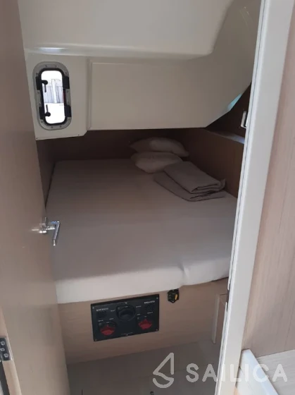 Oceanis 40.1 - Yacht Charter Sailica