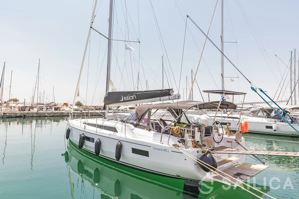 Oceanis 40.1 - Yacht Charter Sailica