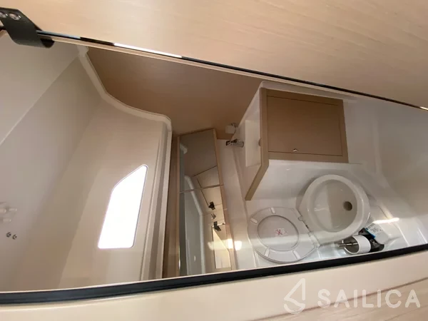 Oceanis 40.1 - Yacht Charter Sailica