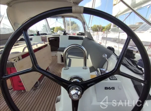 Oceanis 40.1 - Yacht Charter Sailica