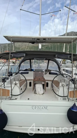 Oceanis 40.1 - Yacht Charter Sailica