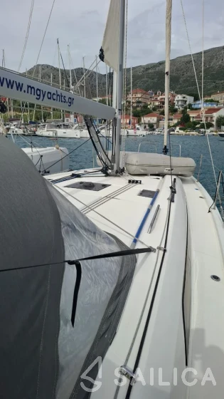 Oceanis 40.1 - Yacht Charter Sailica