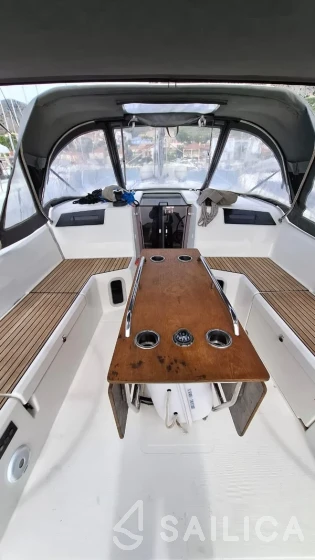 Oceanis 40.1 - Yacht Charter Sailica