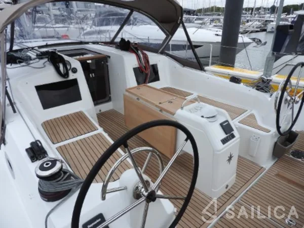 Sun Odyssey 410 - Yacht Charter Sailica