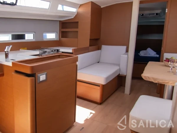 Sun Odyssey 410 - Yacht Charter Sailica