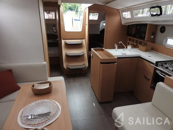 Sun Odyssey 410 - Yacht Charter Sailica