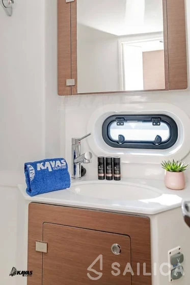 Oceanis 46.1 - Yacht Charter Sailica