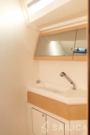 Oceanis 46.1 - Yacht Charter Sailica