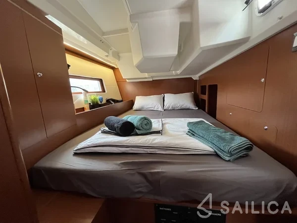 Oceanis 46.1 - Yacht Charter Sailica