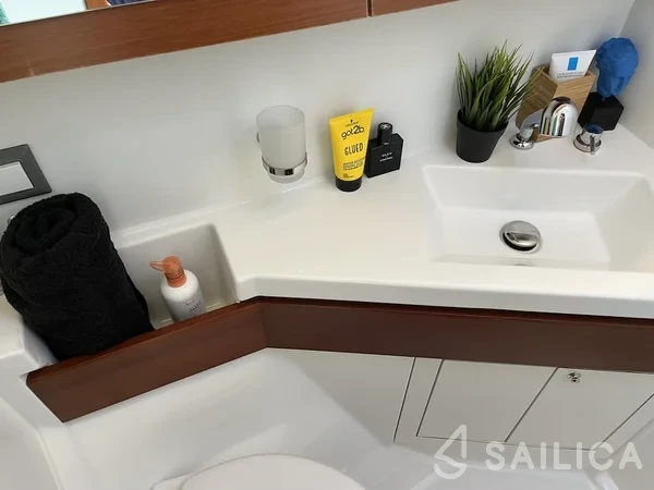 Oceanis 46.1 - Yacht Charter Sailica
