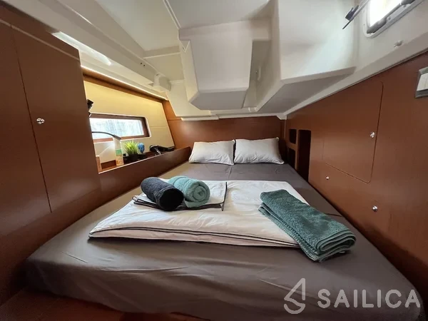 Oceanis 46.1 - Yacht Charter Sailica