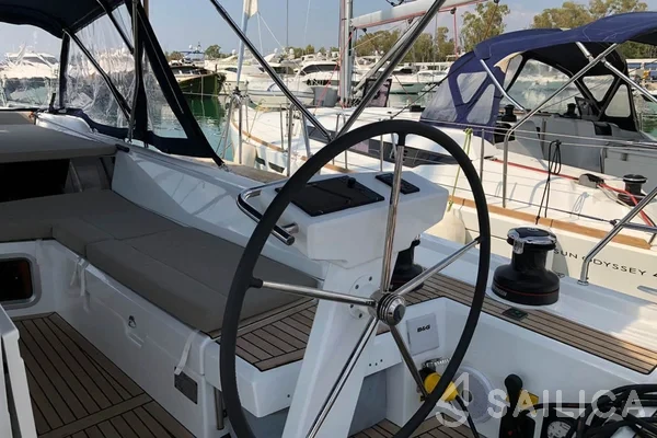Oceanis 51.1 - Yacht Charter Sailica