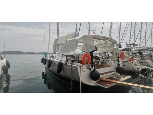 Oceanis 51.1 - Yacht Charter Sailica