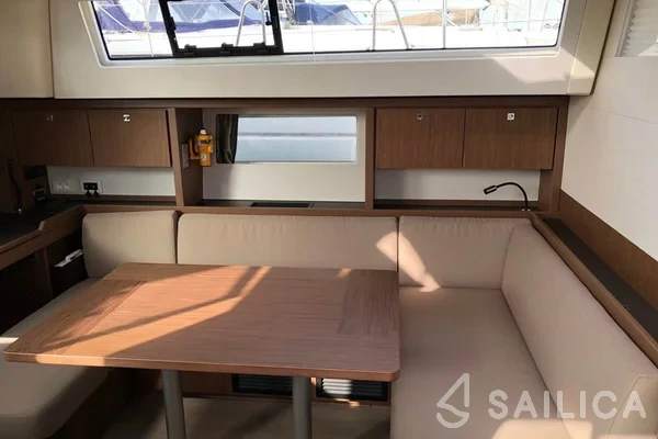 Beneteau Sense 51 - Yacht Charter Sailica