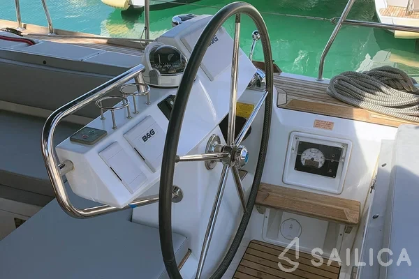 Beneteau Sense 51 - Yacht Charter Sailica