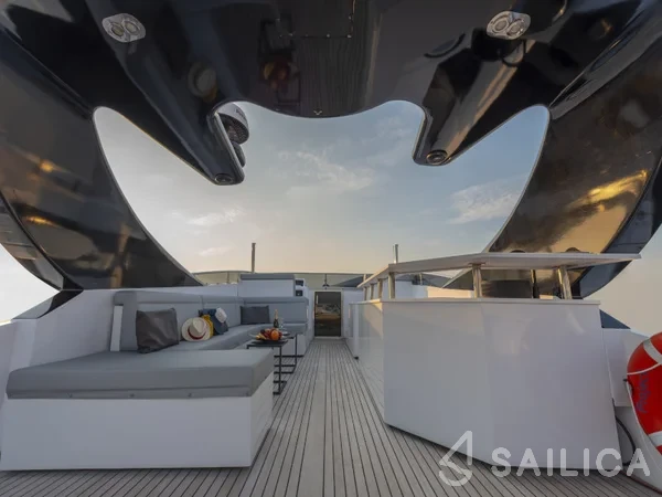 Bugari 100 - 5 + 2 cab. - Yacht Charter Sailica