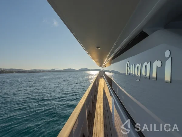 Bugari 100 - 5 + 2 cab. - Yacht Charter Sailica