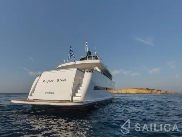 Bugari 100 - 5 + 2 cab. - Yacht Charter Sailica