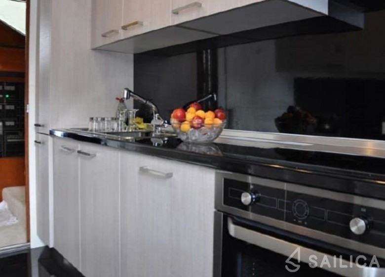 Cantieri di Pisa 27 - Yacht Charter Sailica