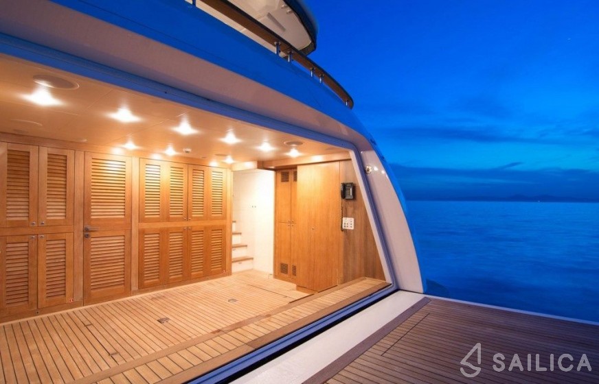 Cantieri di Pisa Akhir 105S - Yacht Charter Sailica