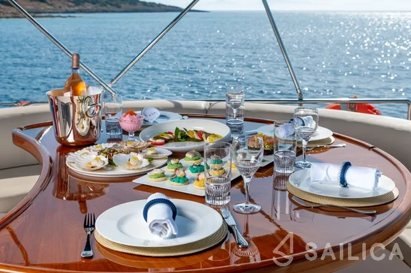 CCYD 85 - Yacht Charter Sailica