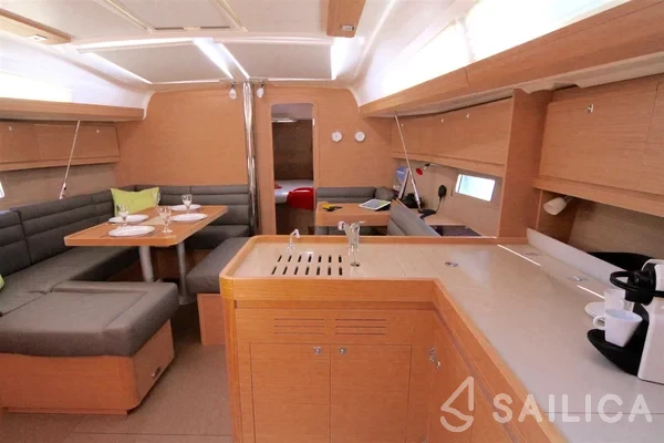 Dufour 412 GL - Yacht Charter Sailica
