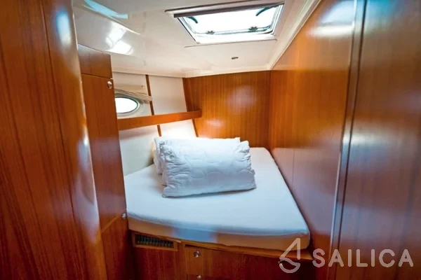 Elan 514 Impression - Yacht Charter Sailica