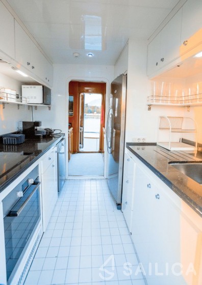 Elegance 80 - Yacht Charter Sailica