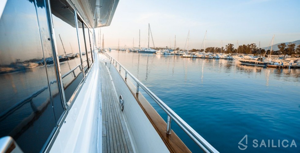 Elegance 80 - Yacht Charter Sailica