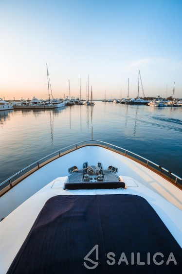 Elegance 80 - Yacht Charter Sailica