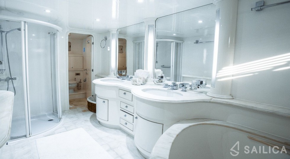 Elegance 80 - Yacht Charter Sailica