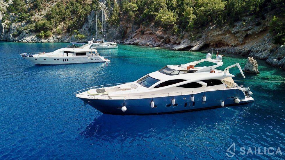 Evo Marine 760 - Yacht Charter Sailica